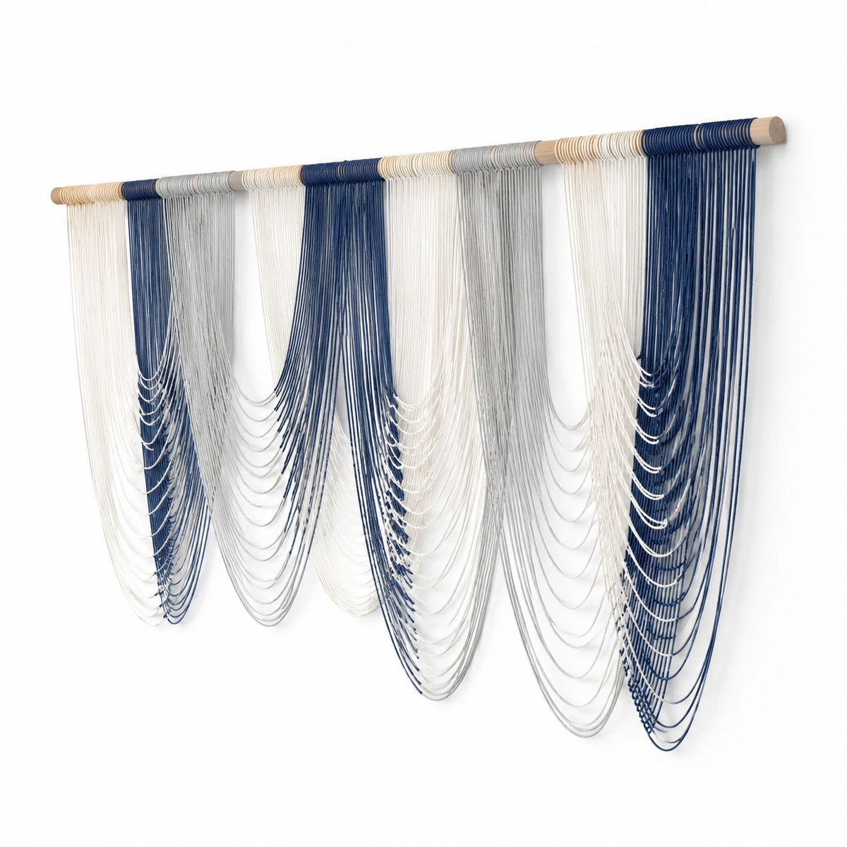 Wandbehang 150 x 110 cm aus Baumwollkordel in Blau Weiß Grau mit Holzstab im Boho Stil